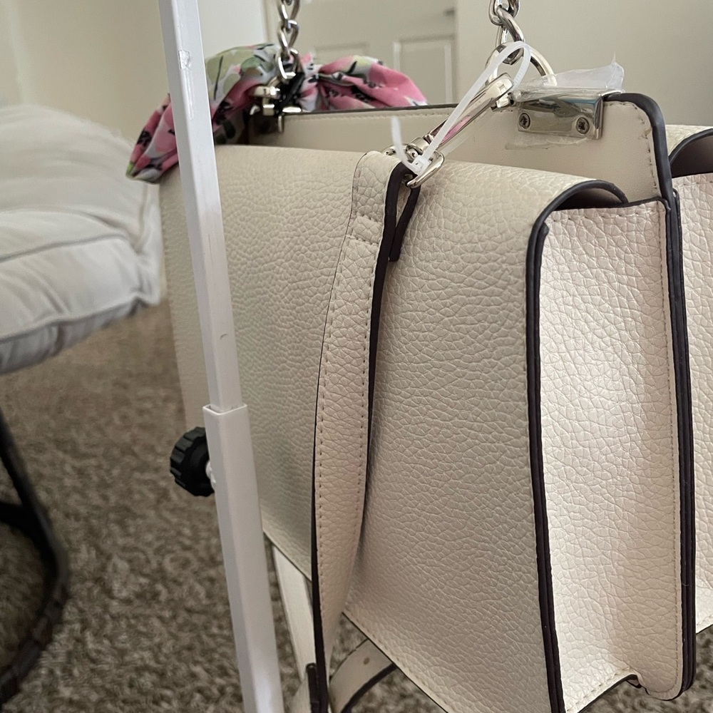 STEVE MADDEN Crossbody Bag. - Picture 11 of 11